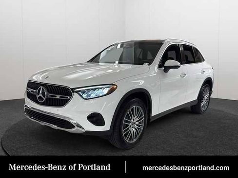 Used 2024 Mercedes-Benz GLC 300 4MATIC image 1