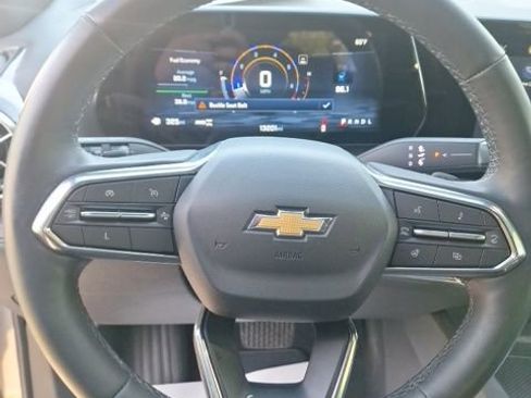 Used 2025 Chevrolet Equinox LT w/ Safety and Technology Package image 13