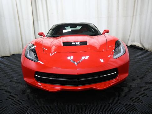 Used 2019 Chevrolet Corvette Stingray Coupe w/ 1LT RWD image 2