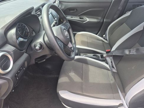 Used 2025 Nissan Versa S w/ Trunk Package FWD image 15
