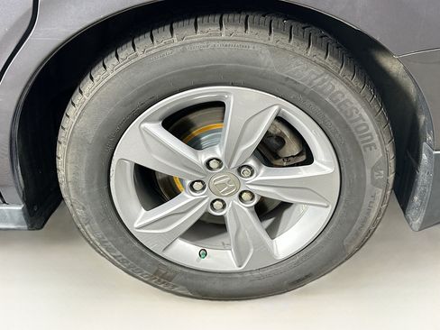 Used 2019 Honda Odyssey EX image 11