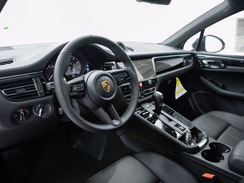 Certified 2026 Porsche Macan S AWD/4WD image 4