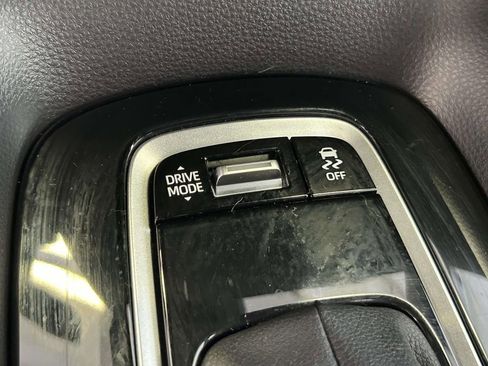 Used 2025 Toyota Corolla SE FWD image 22