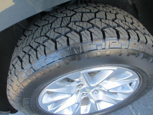 Used 2020 Chevrolet Silverado 1500 LTZ w/ LTZ Premium Package image 11