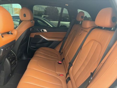 Certified 2022 BMW X5 xDrive40i w/ Parking Assistance Package AWD/4WD image 7
