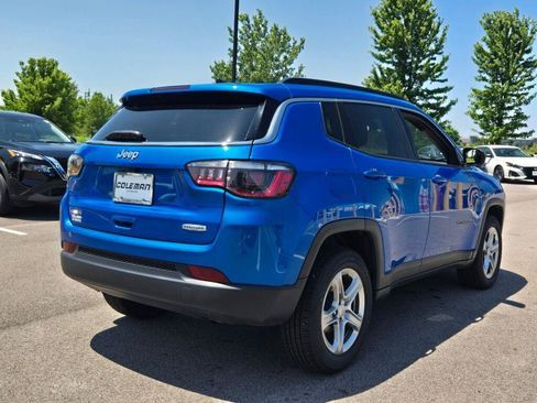 Used 2024 Jeep Compass Latitude AWD/4WD image 11