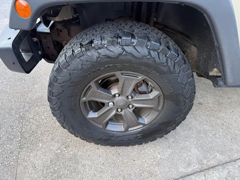 Used 2018 Jeep Wrangler Unlimited Rubicon AWD/4WD image 9