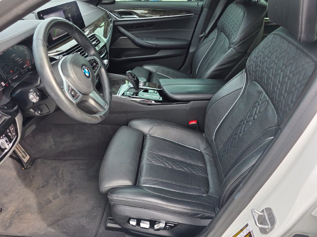 Used 2021 BMW M550i xDrive w/ Premium Package AWD/4WD image 10
