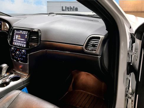 Used 2020 Jeep Grand Cherokee Limited w/ Luxury Group II image 24