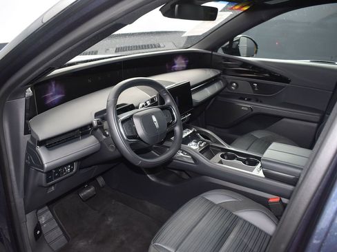 Certified 2024 Lincoln Nautilus Reserve w/ Equipment Group 202A image 8