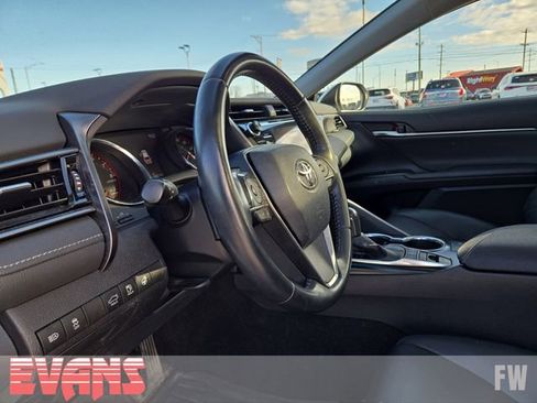 Used 2020 Toyota Camry XSE image 21