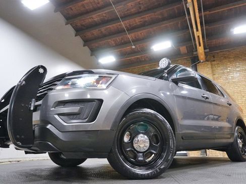 Used 2016 Ford Explorer 4WD Police Interceptor image 3