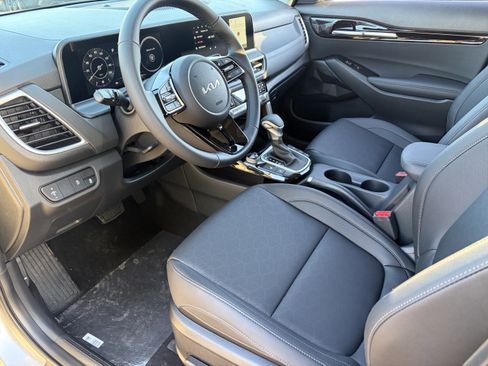 New 2026 Kia Seltos EX FWD image 16