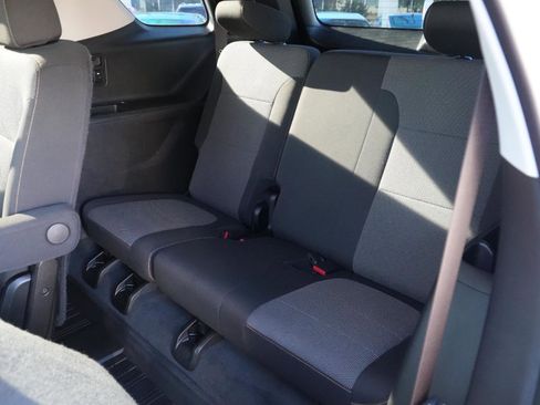 Used 2021 Chevrolet Traverse LT image 20