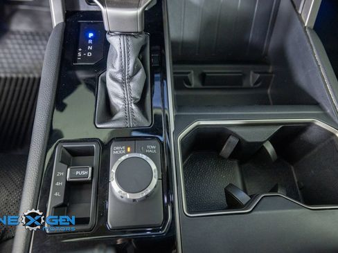 Used 2024 Toyota Tundra Limited AWD/4WD image 23