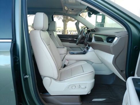 Used 2023 GMC Yukon XL Denali image 19