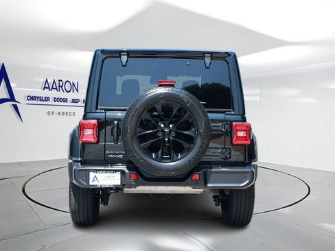 Used 2025 Jeep Wrangler Unlimited Sahara w/ Safety Group AWD/4WD image 3