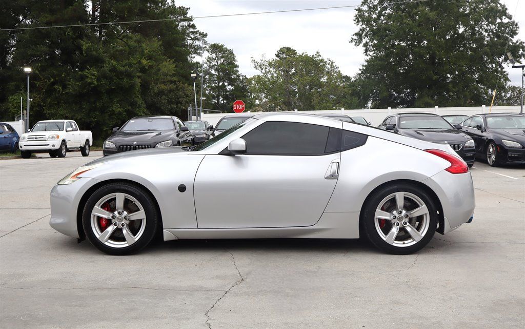 Used 2012 Nissan 370Z Coupe RWD image 4