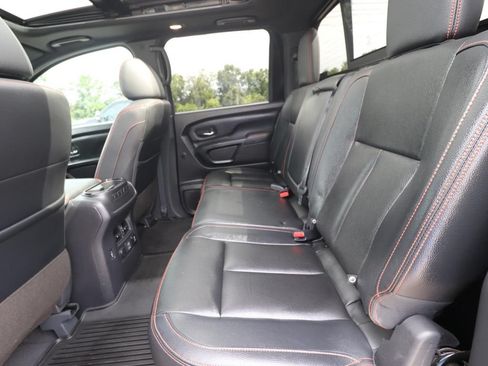 Used 2024 Nissan Titan PRO-4X w/ Pro-4x Convenience Package AWD/4WD image 12