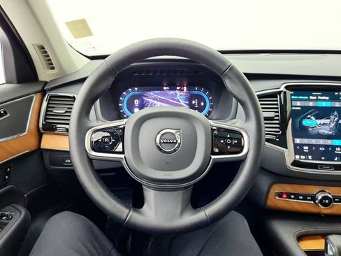 Used 2024 Volvo XC90 B5 Plus AWD/4WD image 25