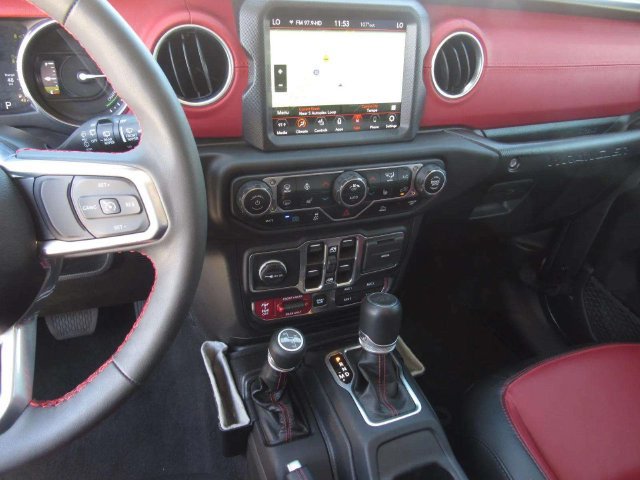 Used 2023 Jeep Wrangler Unlimited Rubicon 4xe AWD/4WD image 17