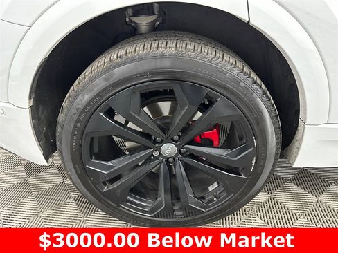 Used 2019 Audi Q8 Prestige image 19