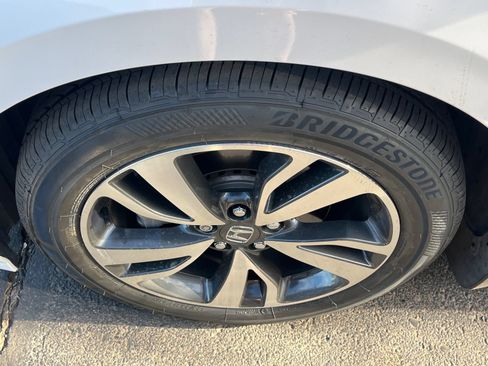 Used 2024 Honda Odyssey Touring image 8