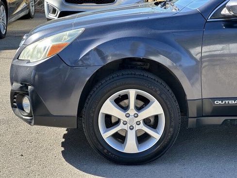 Used 2013 Subaru Outback 2.5i Premium w/ All-Weather Pkg image 11