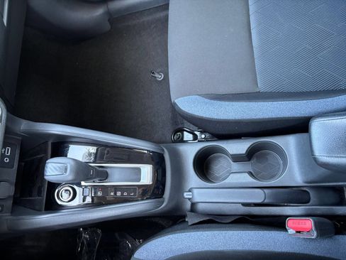 Used 2025 Nissan Versa SV FWD image 38