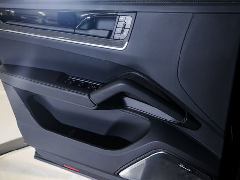 New 2026 Porsche Cayenne Turbo image 22