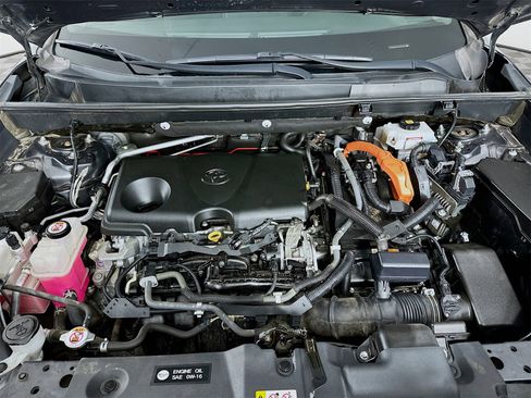 Certified 2020 Toyota RAV4 LE image 29