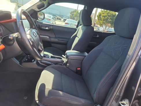 Used 2020 Toyota Tacoma TRD Sport image 20