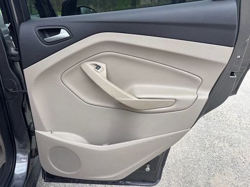 Used 2014 Ford Escape SE image 25