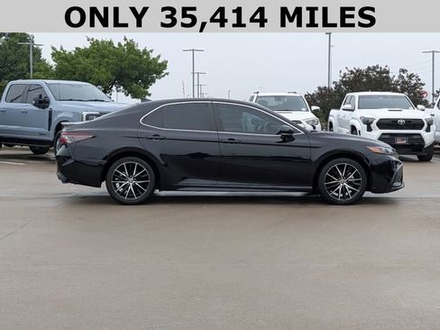 Used 2024 Toyota Camry SE FWD image 4