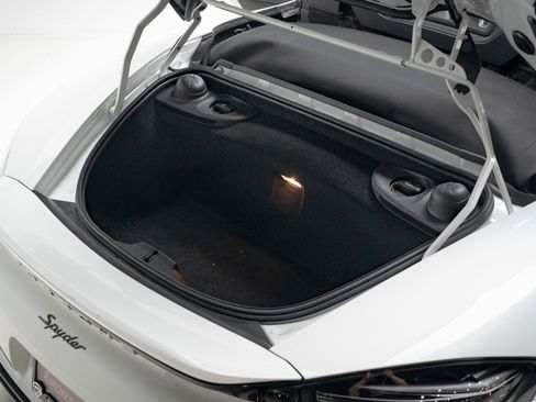 Used 2020 Porsche 718 Boxster Spyder RWD image 54