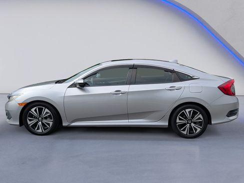 Used 2017 Honda Civic EX-T image 6
