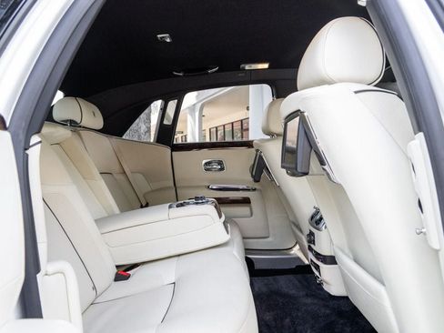 Used 2013 Rolls-Royce Ghost RWD image 24