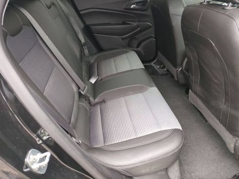 Used 2025 Chevrolet Trax LT FWD image 23