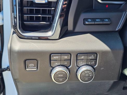 New 2026 GMC Sierra 3500 Denali w/ Denali Reserve Package AWD/4WD image 26