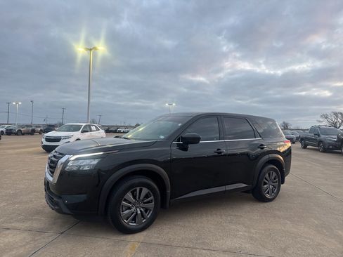 Certified 2024 Nissan Pathfinder S w/ Cargo Package image 9