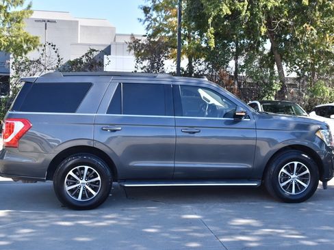 Used 2020 Ford Expedition XLT w/ Equipment Group 202A image 6