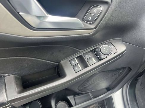 Used 2021 Ford Escape SE FWD image 19
