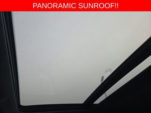 Used 2022 Jeep Grand Wagoneer Series III w/ Rear Seat Video Group 1 image 2