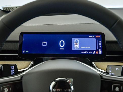 New 2025 Volvo EX90 Ultra w/ Protection Package Premier image 27