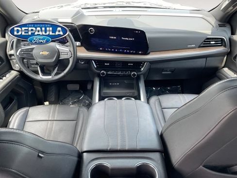 Used 2025 Chevrolet Tahoe High Country AWD/4WD image 13