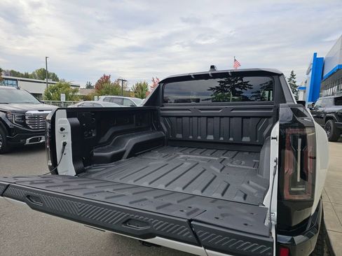 New 2026 GMC Hummer EV 4x4 Crew Cab image 16