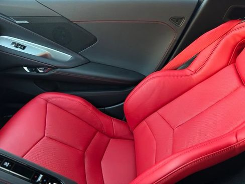 Used 2025 Chevrolet Corvette Stingray Convertible w/ Z51 Performance Package RWD image 21