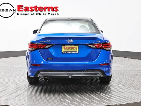 Used 2022 Nissan Sentra SR w/ SR Premium Package FWD image 6