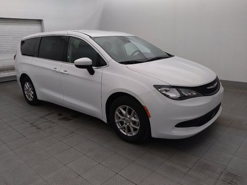 Used 2023 Chrysler Voyager LX FWD image 11