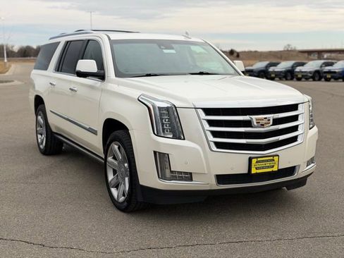 Used 2015 Cadillac Escalade ESV Premium image 3